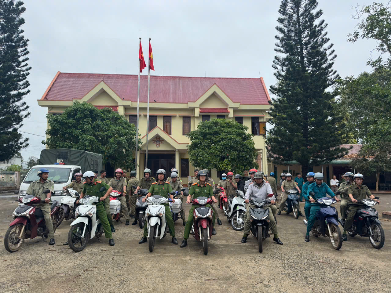 Công an thị trấn Ea Pốk tổ chức lễ ra quân thực hiện đợt cao điểm tấn công trấn áp tội phạm đảm bảo an ninh trật tự Tết nguyên đán Ất Tỵ 2025